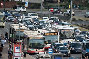 Podatek od samochodów spalinowych. Wiadomo, od czego będzie zależeć