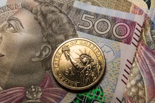 Dolar poniżej psychologicznej granicy. Złoty wyraźnie się umacnia