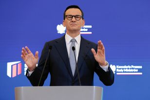 Premier Morawiecki odniósł się do „cudu” na Orlenie. „Nadal mamy jedne z najtańszych paliw”
