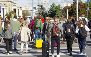 Nadchodzi uderzenie w portfele Polaków: Lista rzeczy, które zdrożeją w 2024 r.