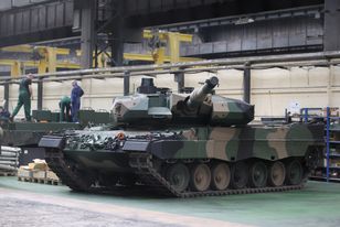 Afera w ważnej spółce. Jest akt oskarżenia.  W tle czołgi Leopard i miliony złotych