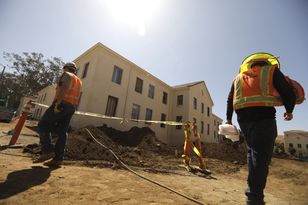 Zapłacili za mieszkania, zamiast bloku dziura w ziemi. „Martwię się, że zostałam oszukana”