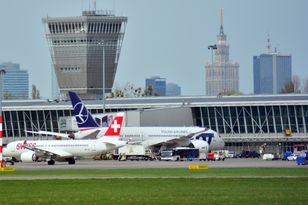 „Kolejny tani populizm”. Jeden lot w roku bez karnej opłaty – tak ekolodzy chcą pomóc planecie