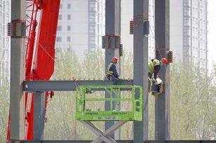 Deweloperzy liczą na spadek stóp procentowych. „Niewielkie obniżki nie zmienią sytuacji”