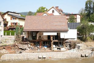 Odbudowa po powodzi. 300 mln zł z programu „Czyste Powietrze”