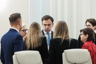 Wiceminister broni zmian w składce zdrowotnej. „To nie podatek”