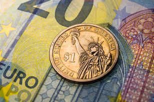 Tak dolar i euro reagują na wieści zza oceanu. „Zaobserwowano wyraźne cofnięcie”
