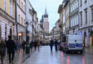 Podwyżki stóp procentowych budzą większy strach niż wojna? Nowy raport