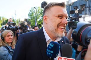 „Chce pan chronić miliarderów”. Zandberg atakuje Nawrockiego na debacie