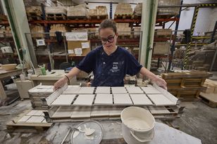 Polska branża ceramiczna na krawędzi. Walczy z płytkami z Indii. „Podnoszą larum”