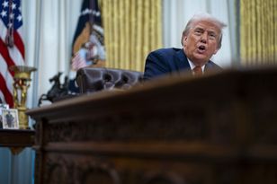 Trump ogłosi „dzień wyzwolenia”. Giełdy coraz bardziej zalewają się czerwienią