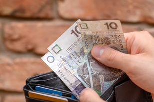 Ruszają wypłaty dodatku do renty socjalnej