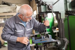 Przybywa biernych zawodowo. Samych seniorów bez pracy przybędzie kilkaset tysięcy