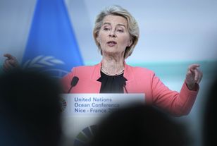 Nowe sankcje na Rosję. Szefowa KE: niższy limit ceny za baryłkę ropy
