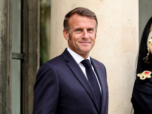 Macron reaguje na spadki na giełdzie. Po zapowiedzi premiera doszło do tąpnięcia