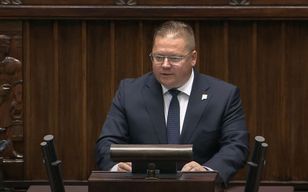 Poseł wywołał burzę wpisem o pociągach. Kim jest Sławomir Ćwik?