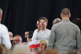 Aktywistki do Tuska: w 20. gospodarce świata młodym nie starcza do pierwszego