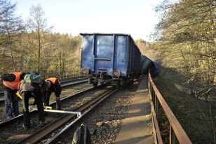 Porzucony wagon na kolei. „To wygląda na zaplanowany atak”