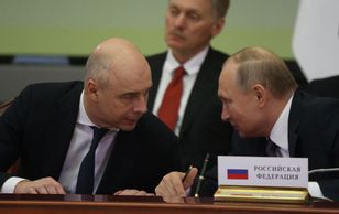 Rosjanie uciekają z majątkiem przed Putinem. Reżim bierze się za zasoby w innych walutach