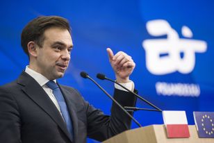 Bezalkoholowe piwo i wino będą droższe? MF pracuje nad podwyżką podatku VAT