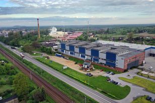 Skarbówka zajęła budynki. Upadek byłej fabryki tapet