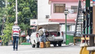 Atak USA na Wenezuelę. Kuba już odczuwa skutki. Zaczyna brakować benzyny