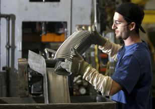 Zlikwidują zakład w Słupsku. Prawie 100 osób straci pracę