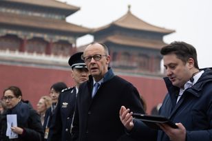 Merz pod presją. Media: w Chinach był jak „przedstawiciel handlowy”