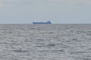 Rosyjskie tankowce z ropą krążą po wodach Azji w poszukiwaniu nabywców