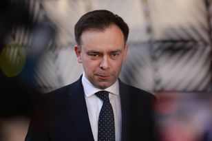 Minister odpowiada na krytykę SAFE. „Paranoja prezesa Kaczyńskiego”