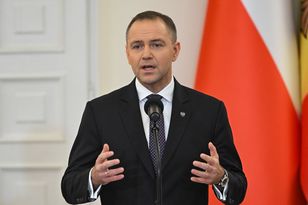 „Godna emerytura” według Nawrockiego. Projekt prezydenta trafi do zamrażarki?