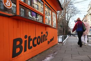 Bitcoin utknął w miejscu. Surowce przejmują rynek