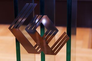 Fala czerwieni dotarła do Europy. Giełdy reagują na eskalację konfliktu