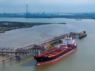 Nawet milion dol. za jeden rejs. „Efekt w ciągu tygodnia odczują kierowcy”